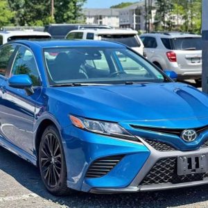 2020 Toyota Camry SE - Sedan 4D