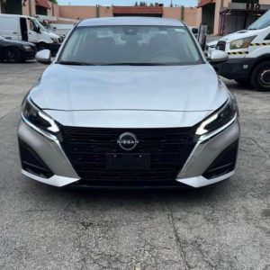 2023 Nissan Altima - 2.5 Platinum Sedan 4D